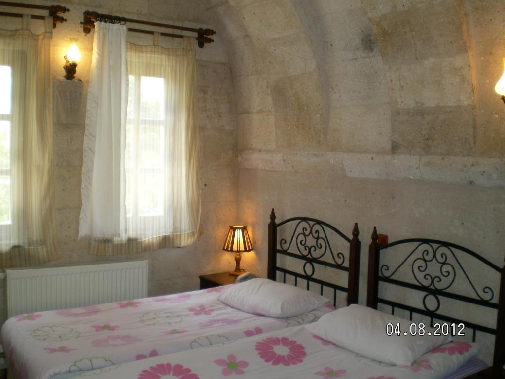 Nature Park Cave Hotel Гьореме Стая снимка